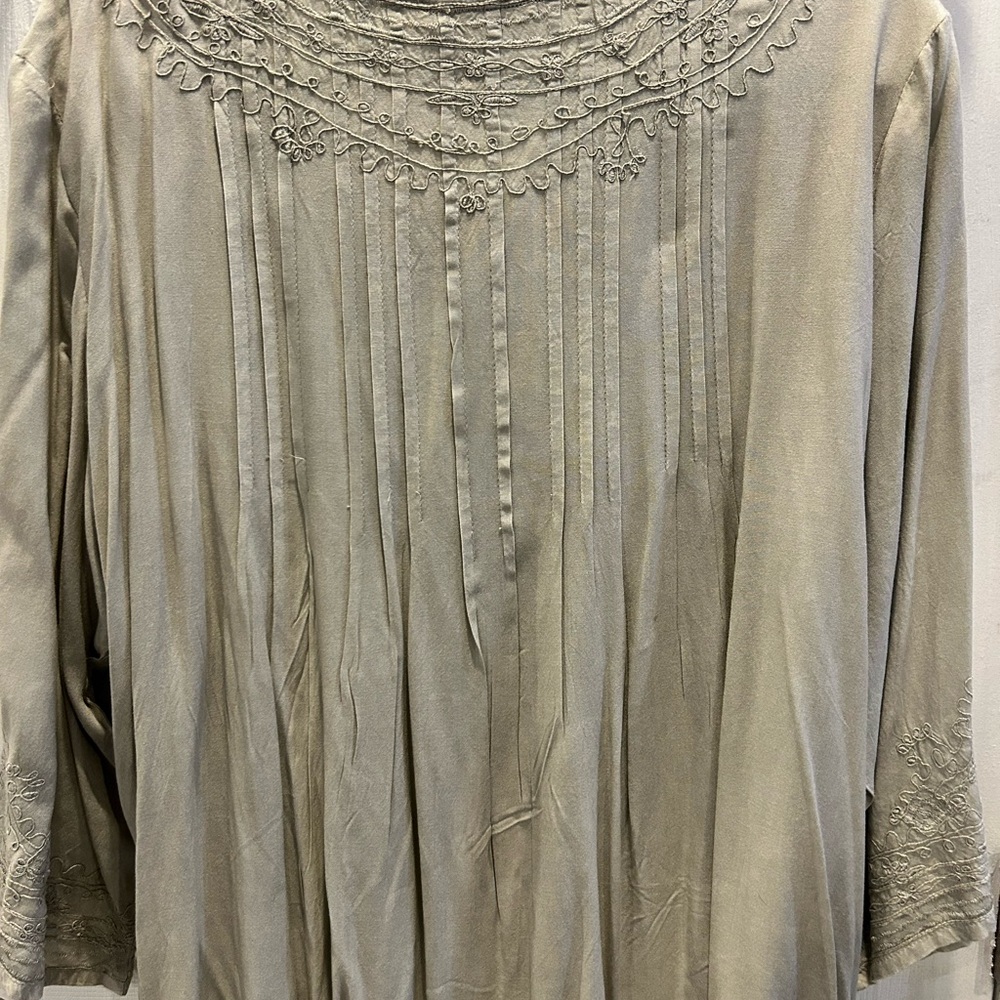Solitaire Women's Elegant taupe Tunic NWT 1X - Picture 8 of 11